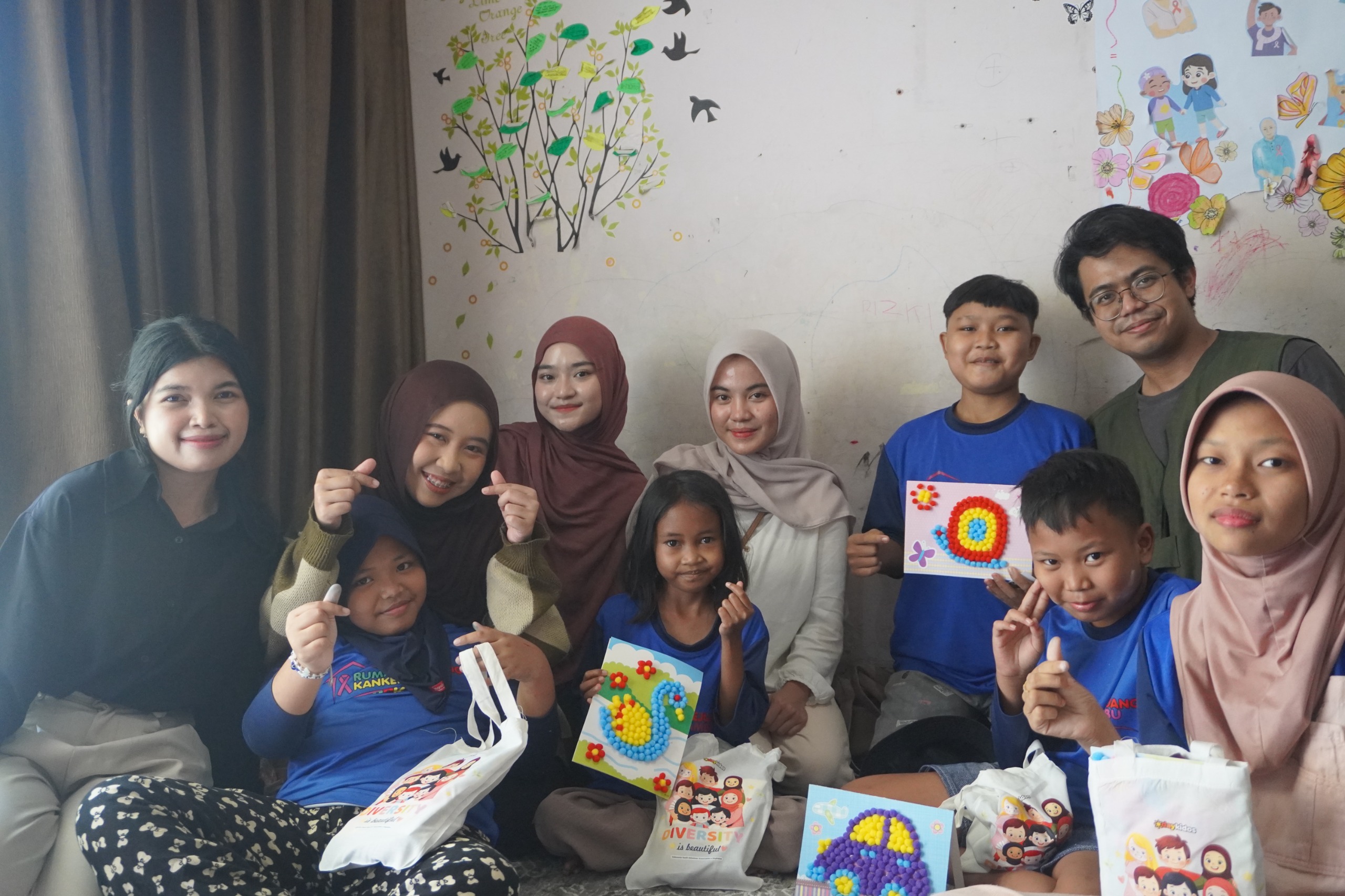 Tim Sankara berdiskusi